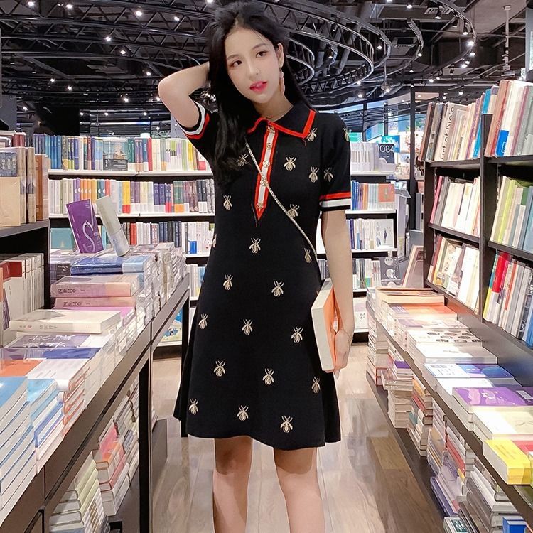 Váy dệt kim thêu hình con ong nhỏ thời trang, cổ áo POLO phiên bản Hàn Quốc mới, váy ngắn tay mỏng | BigBuy360 - bigbuy360.vn