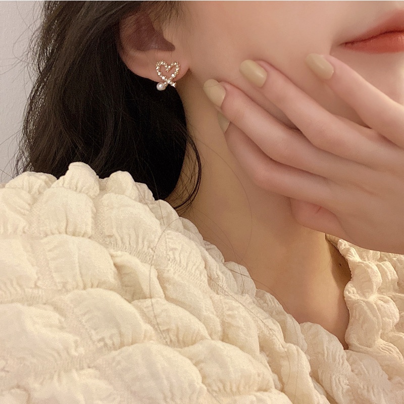 Đôi Bông Tai Hình Trái Tim Đính Ngọc Trai Thời Trang Cho Nữ
