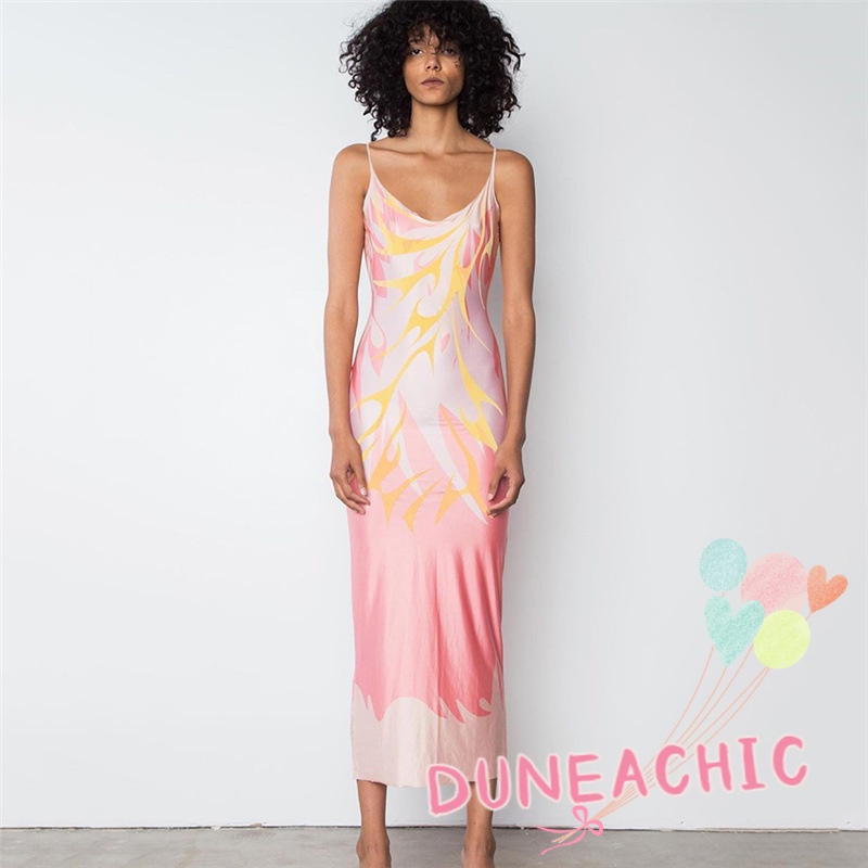 Đầm Hai Dây Hở Lưng Khoét Sâu Phong Cách Quyến Rũ