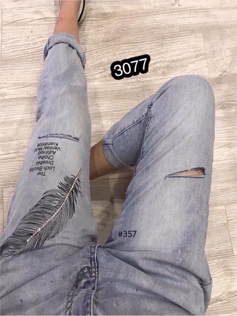 ⚡️Quần Jeans Rách Thêu Hoạ Tiết - 3077