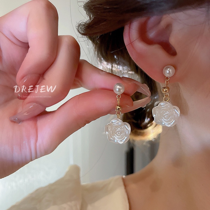 DREJEW Khuyên tai mạ bạc hình hoa trà đính ngọc trai phong cách mori Hàn Quốc dễ phối đồ