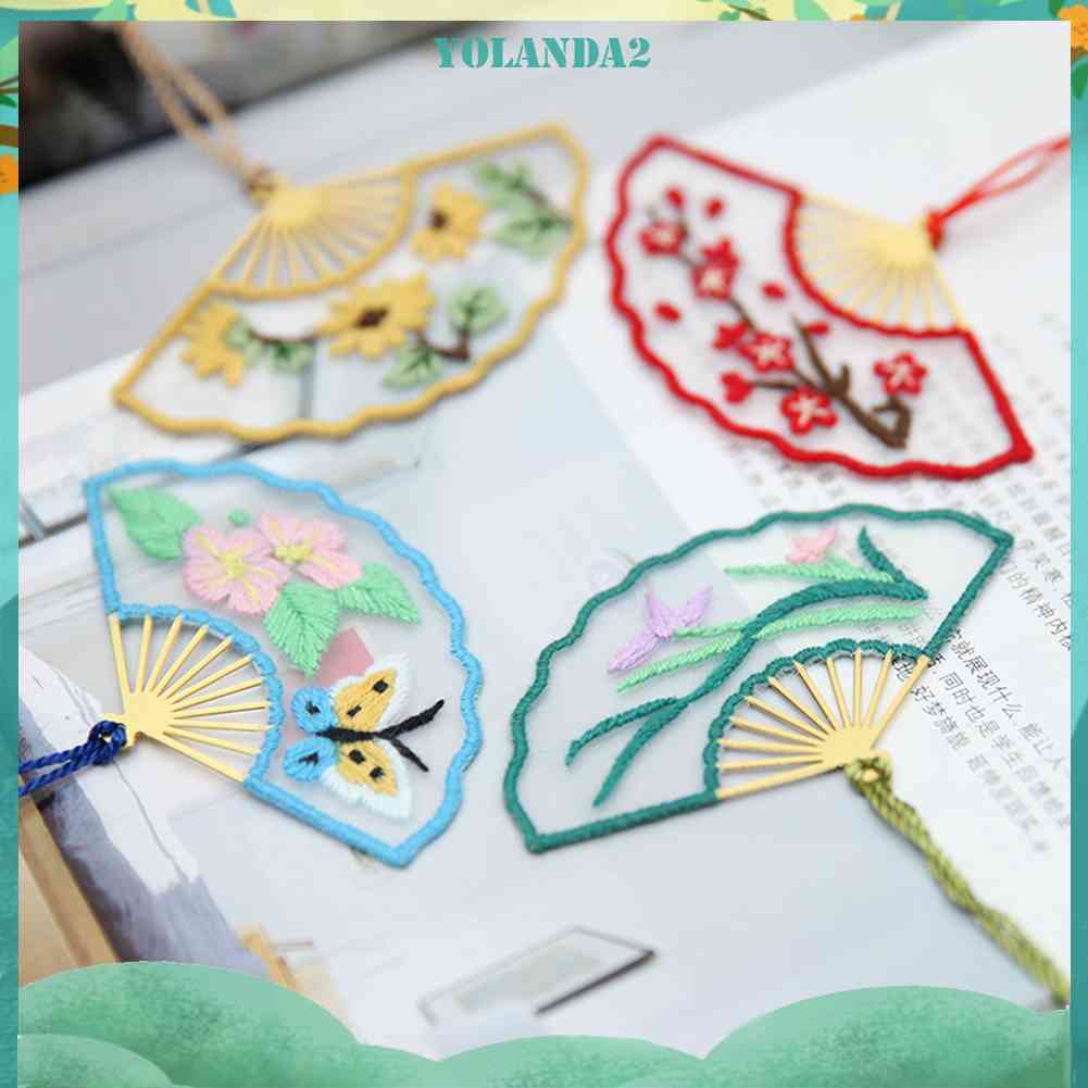 Thẻ Đánh Dấu Trang Sách Hình Quạt Thêu Hoa Phối Tua Rua Kiểu Trung Hoa Dễ Thương