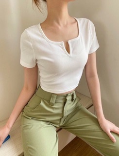 Áo Croptop Nữ Thiết Kế Cổ V Chất Len Tăm Ôm Body Co Giãn Thoáng Mát Nhiều Màu CinZy SG