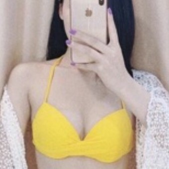 Áo Bikini có gọng nâng ngực màu vàng lẻ