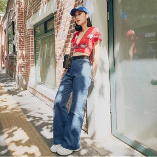 Jean ống rộng + áo croptop (1.0*2.1)