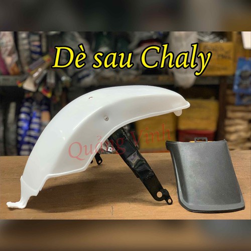 Dè sau Chaly vuông và chắn bùn.