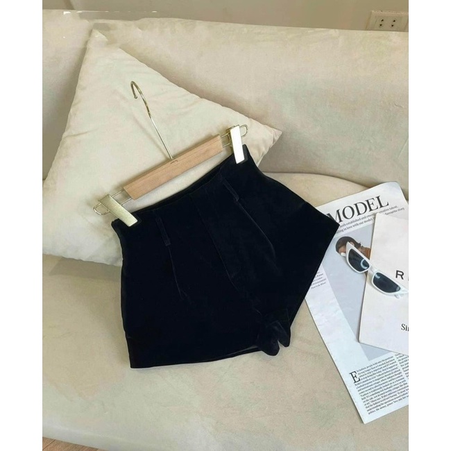 Quần sooc nhung tôn dáng siêu xinh