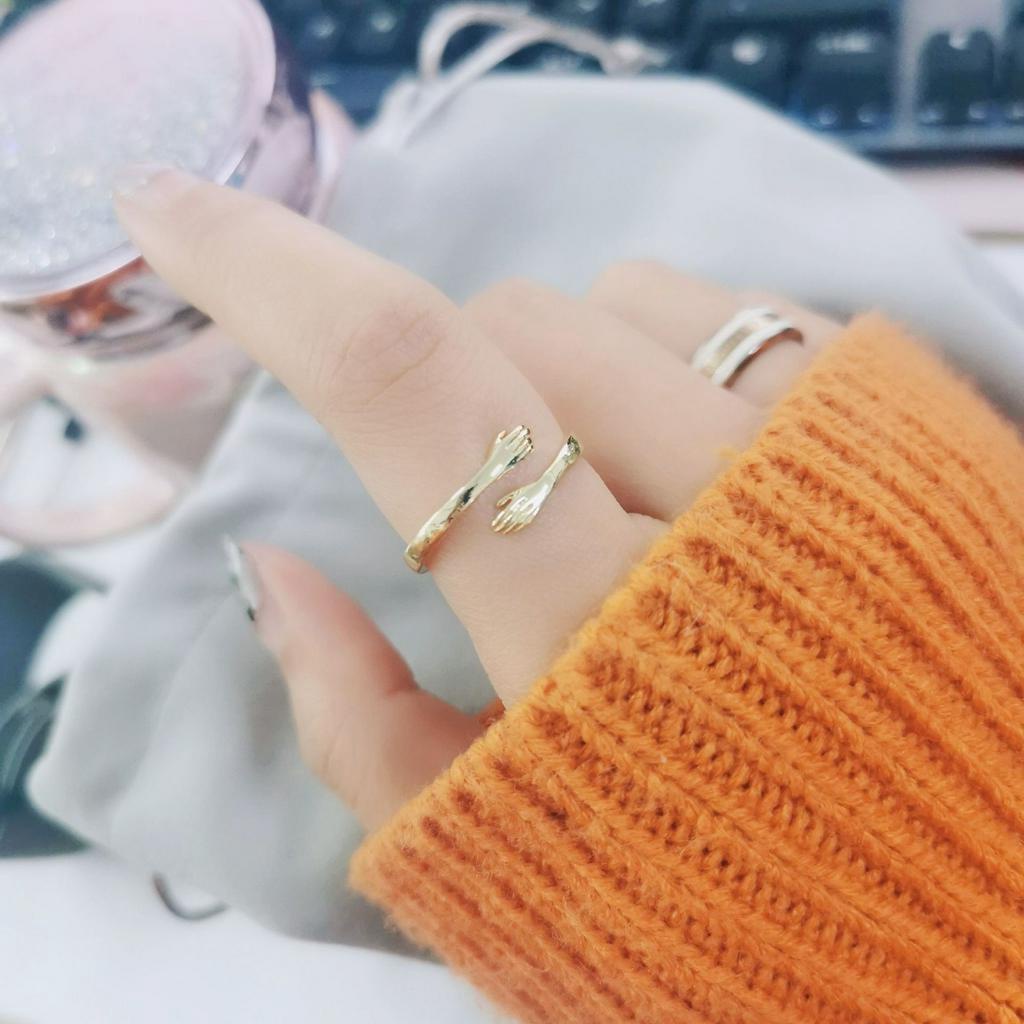 Nhẫn đeo ngón tay thiết kế bàn tay ôm phong cách Hàn Quốc retro lãng mạn sáng tạo thời trang dành cho nữ