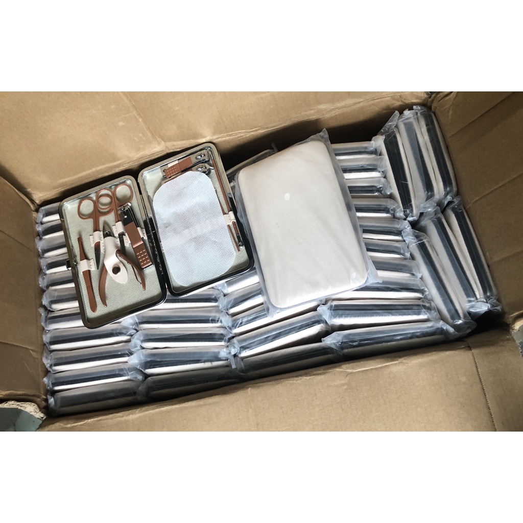 Bộ kìm cắt tỉa móng tay móng chân, bấm móng 18 chi tiết màu hồng siêu sang xịn (Kèm hộp đựng bằng da) Dumi Shop