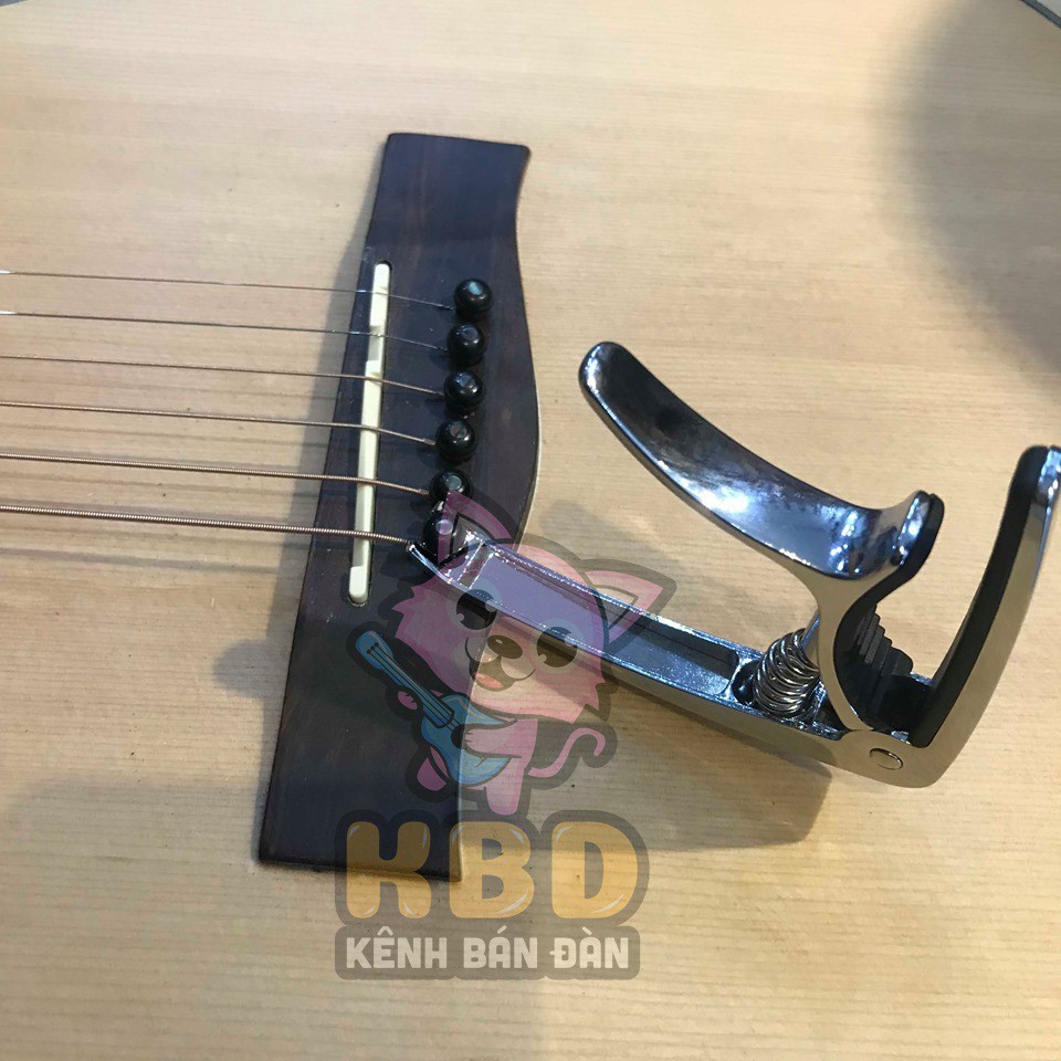 Capo guitar có đuôi móc chốt thay dây KBD 5A14 tặng kèm pick gảy