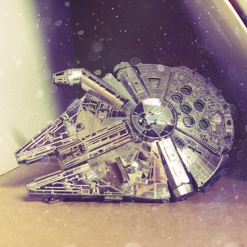 Mô Hình Kim Loại 3D Lắp Ráp Phi Thuyền StarWars Millenium Falcom Của Han Solo