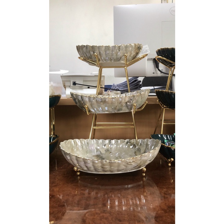 GIA ĐỂ BÁNH KẸO HOA QUẢ 2 TẦNG , 3 TẦNG MÀU TRẮNG XÁM VÂN ĐÁ VIỀN VÀNG CAO CẤP