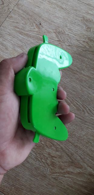 Chiếc mô hình bắn đĩa 2 nồng bằng nhựa rất đẹp