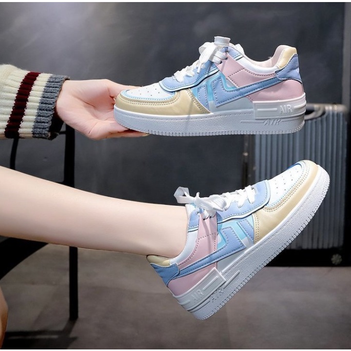 Giày sneaker nữ TLT96