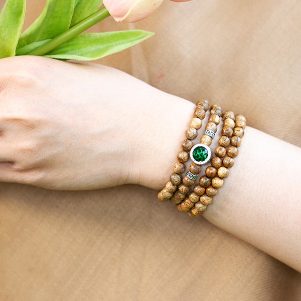 Vòng Trầm 108 hạt mix Chamr đá Ngũ Sắc hợp từng mệnh - Size 6mm cho nữ | BigBuy360 - bigbuy360.vn