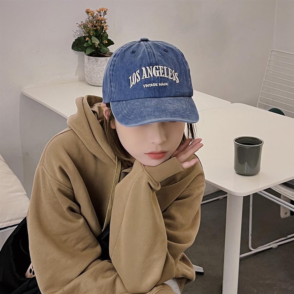 Mũ Beret Dệt Kim Mềm Mại Màu Xanh Navy Nhiều Kiểu Dáng Cho Nam Và Nữ