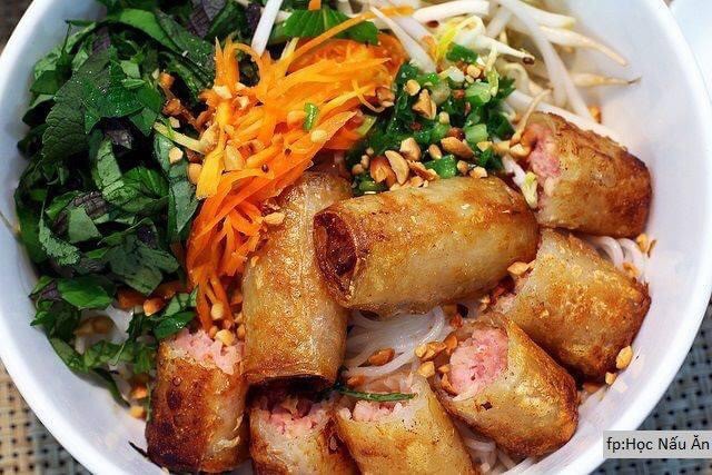 BÁNH TRÁNG CUỐN  CHẢ RAM GIÒN NGON TIỆN LỢI