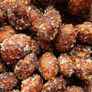 MỨT ME CHUA CAY
🍒Me hạt, mứt me thấm mặn ngọt, cùng ớt cay the the.Cắn tới đâu, đủ chua - cay - mặn mà - mà n