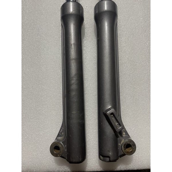 Thụt trước phanh cơ xe Sirius 110cm của Yamaha