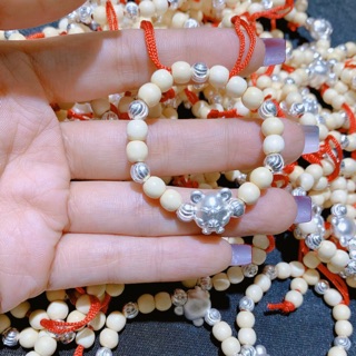 Vòng dâu tằm mix hình chuột cho bé