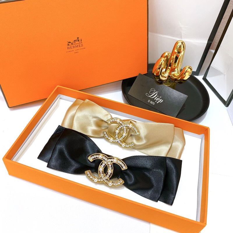 Kẹp tóc nơ thiên nga đen lụa đính đá🍓