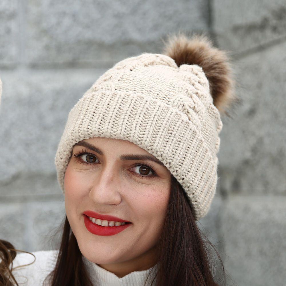 Mũ Thu Đông Đính Quả Bông Dễ Thương Xinh Xắn Dành Cho Nữ