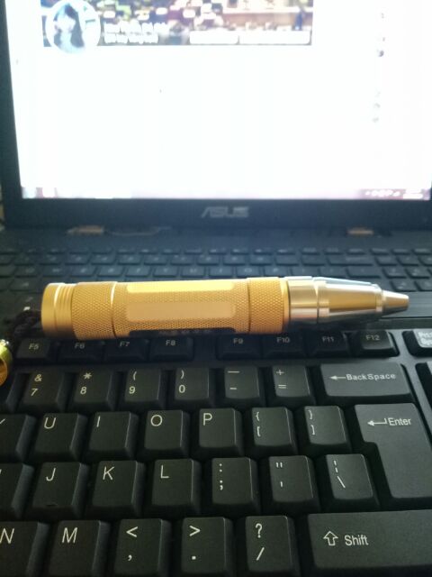 Đèn Pin Soi Đá 3 Màu Chuyên Soi Trang Sức Hàng Tốt