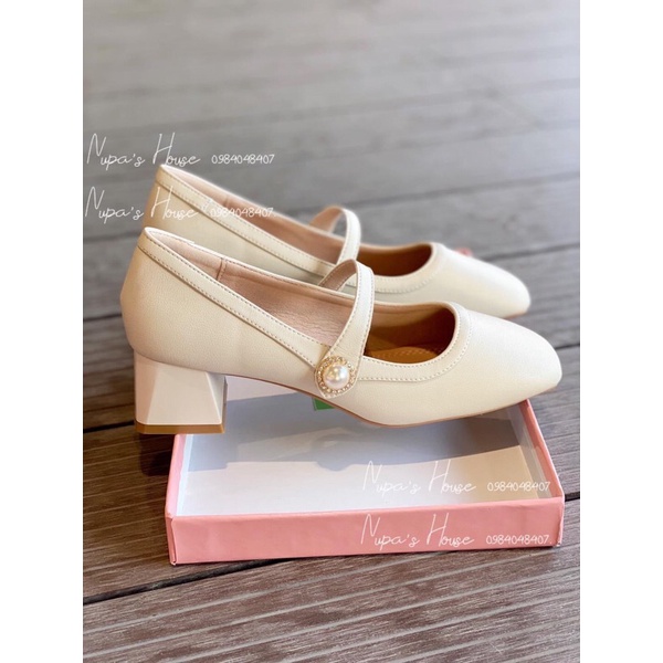Giày gót vuông