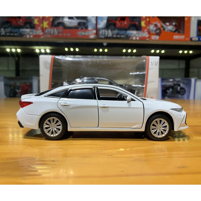 Xe mô hình ô tô Toyota Avalon tỉ lệ 1:32 Jackiekim màu trắng