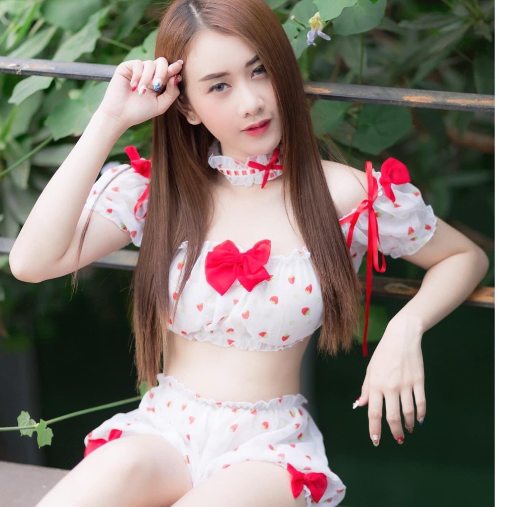 Bộ đồ ngủ mặc nhà sexy quần đùi áo croptop hai dây in hình dâu tây xinh xắn