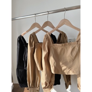 Áo croptop cổ vuông bèo
