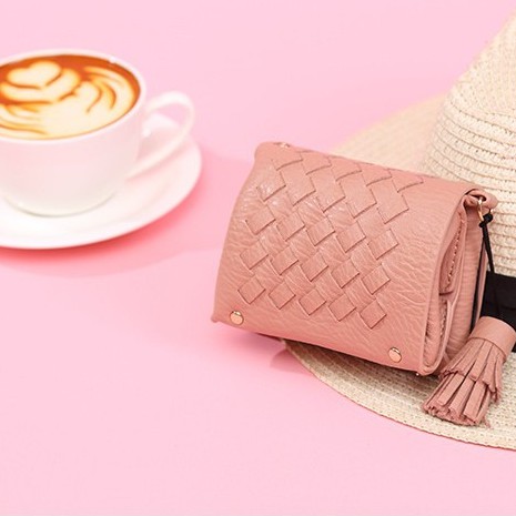 Túi Đeo Chéo Mini Phối Tua Rua Chất Liệu Da Pu Họa Tiết Đan Chéo Size  9 x 9.5 x 4 cm HA1065