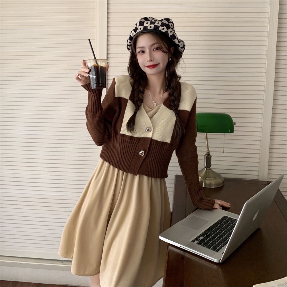 Áo khoác len tay dài cổ chữ V màu sắc tương phản phong cách Hàn Quốc cho nữ