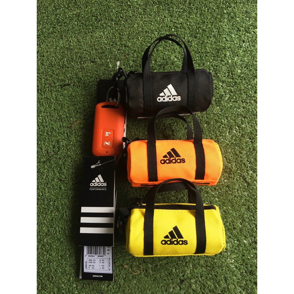 Móc khóa  Tiny Duffle Bag FQ5260