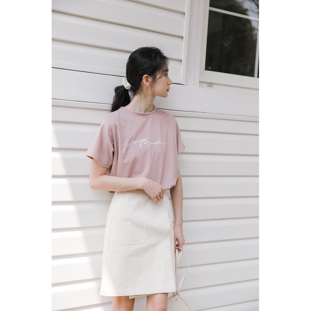 Áo phông hồng pastel thêu chữ Hàn Quốc | Ginkgo Clothing