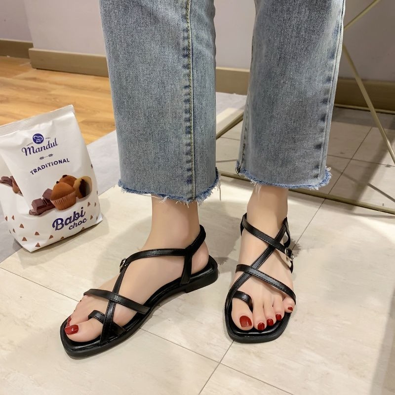 Flat Sandals Nữ tính khí Fairy 2021 Summer New Net Red Ins trendy Super Fire Strap Giày La Mã Phong cách Harajuku