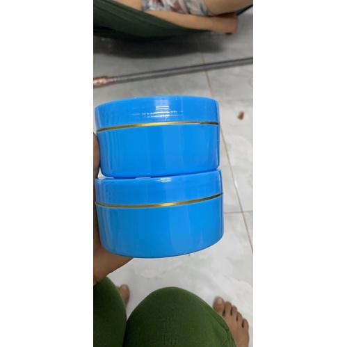 Hủ 200g màu xanh dương (tặng muỗng múc kem)