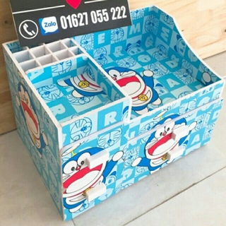 Tủ mỹ phẩm đoremon 4 học 12 ô son (32*20*25cm)