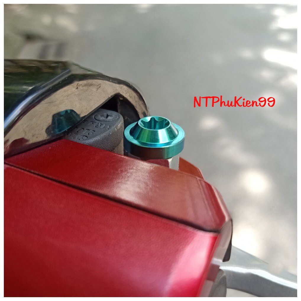 Ốc Chân Gương Titanium GR5 màu Xanh Lục Bảo Cho các dong xe wave dream