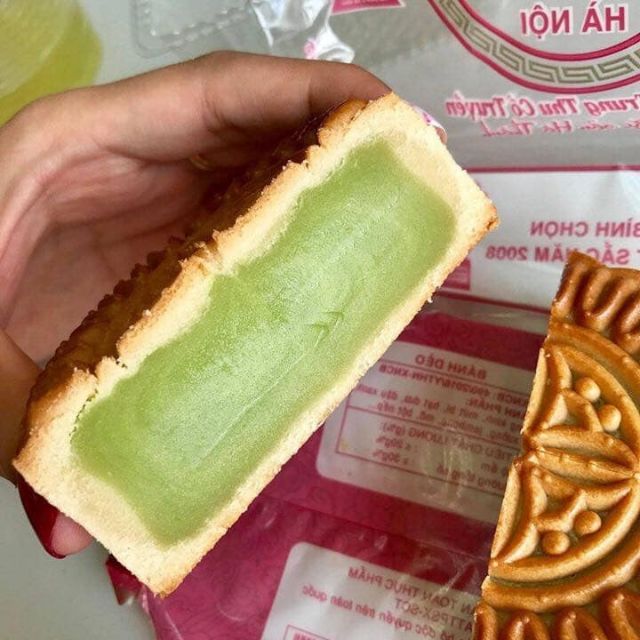 BÁNH TRUNG THU CỔ TRUYỀN (Kèm trứng muối)