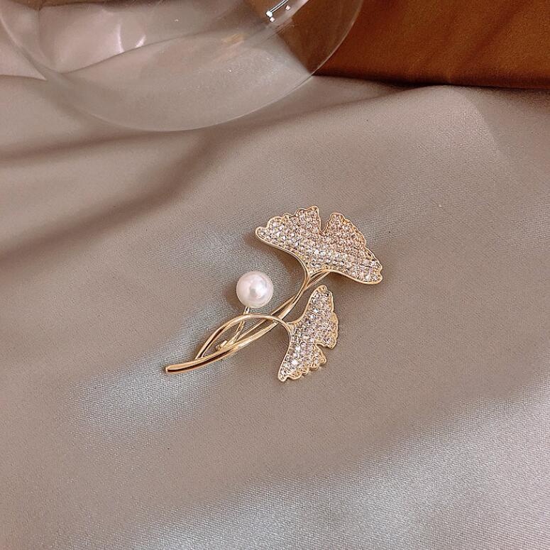 Trâm Cài Áo Hình Lá Bạch Quả Đính Đá Sang Trọng