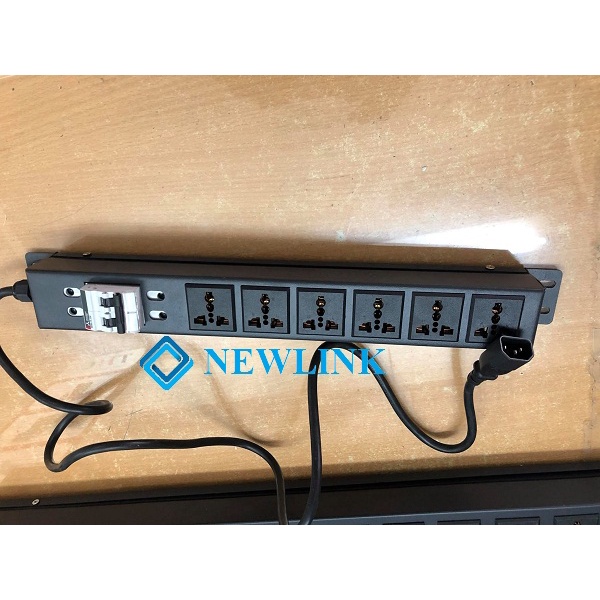 Ổ cắm tủ rack lấy điện ra từ ups, 6 lỗ đa năng