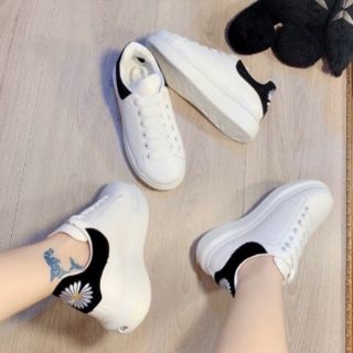 Giày thể thao MC Queen hoa cúc [ Hot trend ]