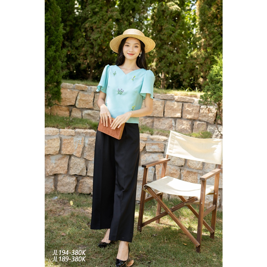 Jenny Le - Áo linen thêu tay nhành hoa rời Daisy Top JL194