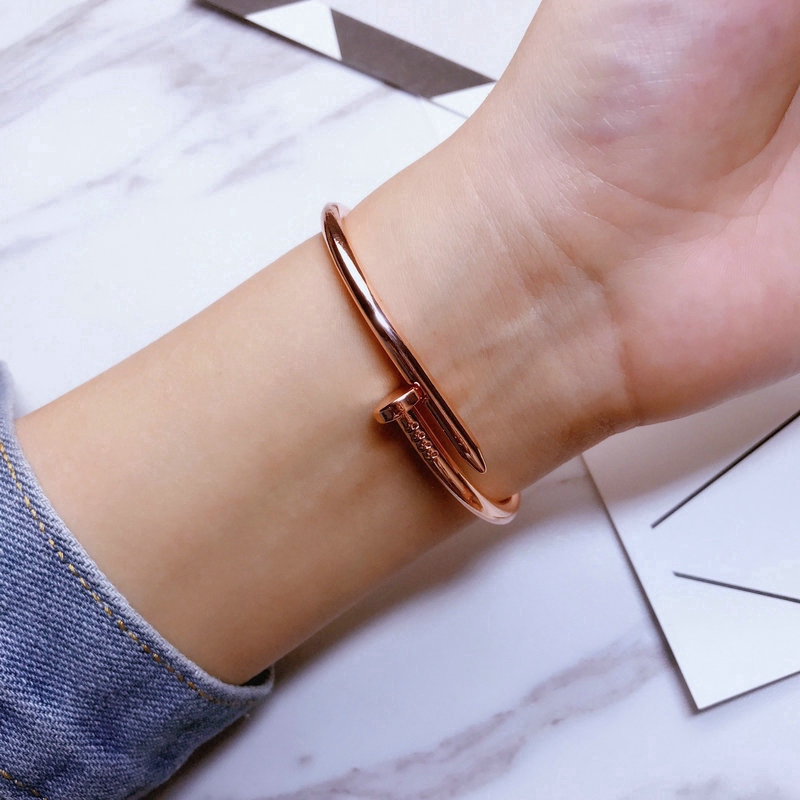 Vòng tay cặp đôi khai trương thời trang nữ và nam