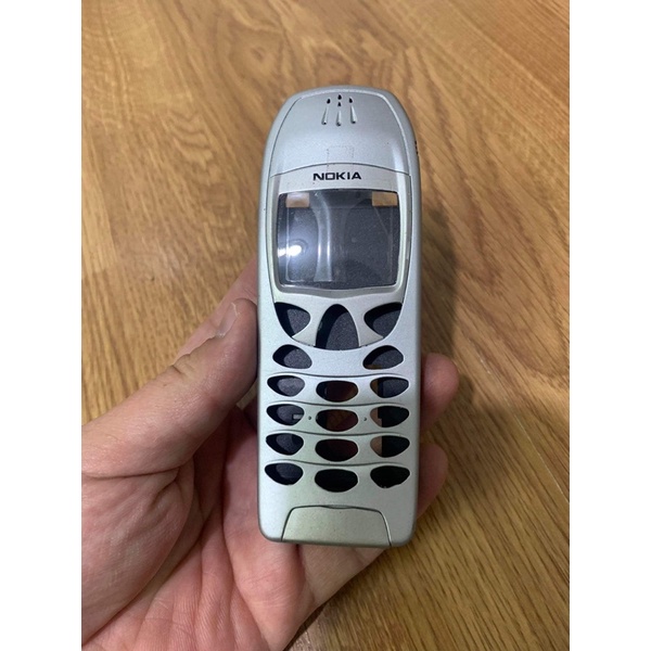 Mặt trước & sườn Nokia 6210