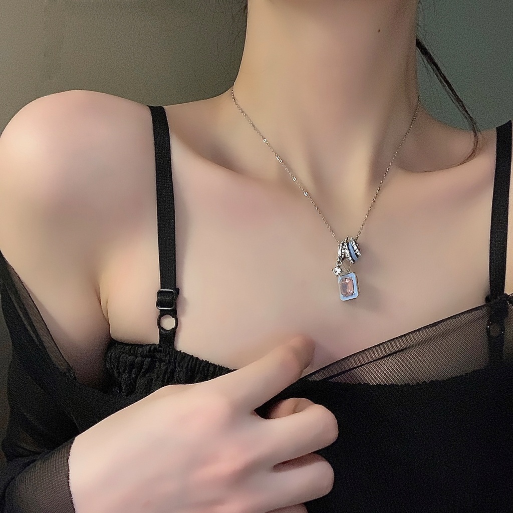 Dây Chuyền Mặt Hình Khối Lập Phương Nhiều Màu Sắc 19A1671