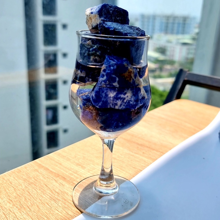 Đá thô thanh tẩy Sodalite xanh dương, đá thach anh dùng trong Tarot, Reiki, Phong Thủy