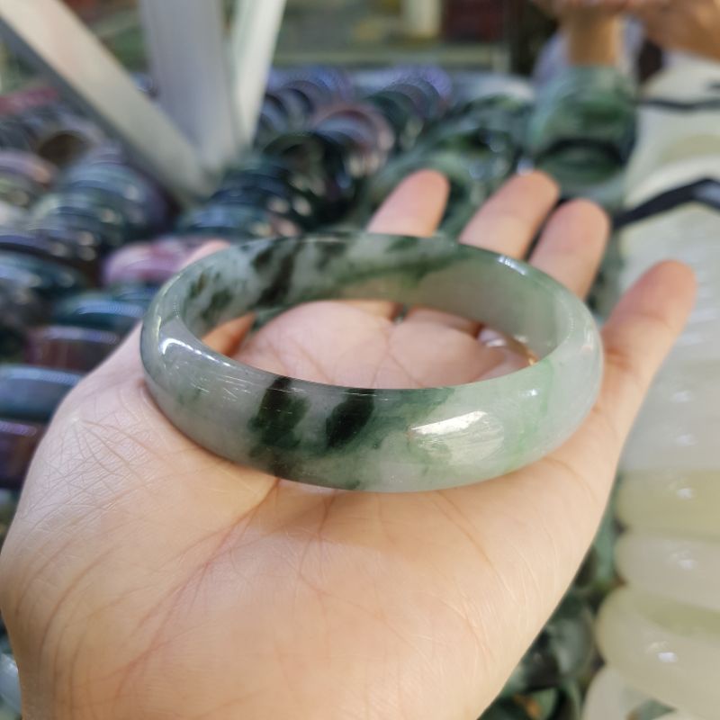 Vòng tay bản liền ngọc C.Thạch gà đen ni 58