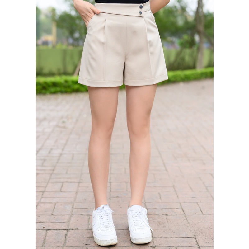 Quần short nữ LOZA cạp lệch đính cúc đen- LQ03109
